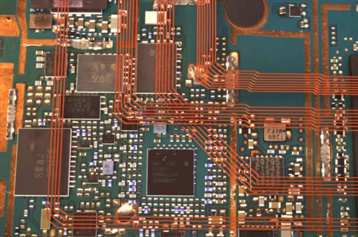 PCB在電子設(shè)備中的優(yōu)勢：從高效生產(chǎn)到可靠性的全面解析，真空貼膜技術(shù)  第1張